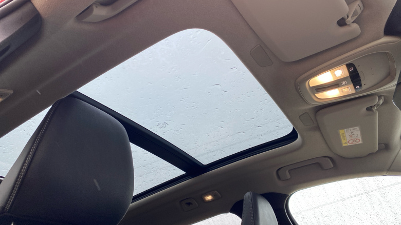 Volvo XC40 2.0 B4P Ultra Dark 5dr Auto Petrol Estate